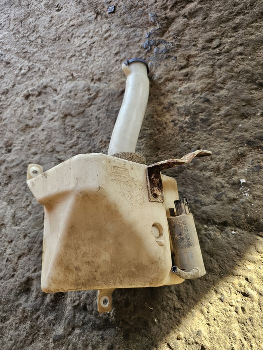 Vas rezervor lichid parbriz Ford Ranger III 2011 - 2015 model fara spa