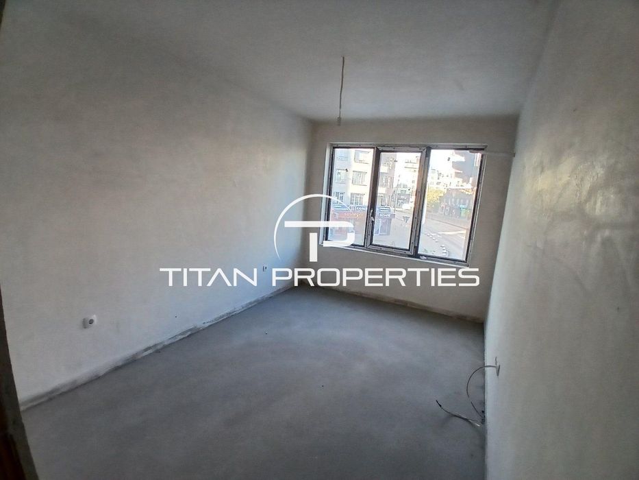 Продава се Двустаен апартамент в Пловдив, Кършияка - 68 кв.м за 1013 €/кв.м - Снимка #1