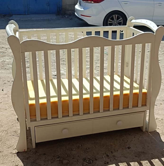 Продам детскую кроватку бу