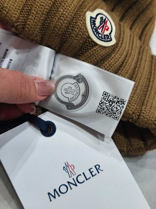 Шапка Moncler, зимна