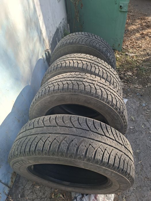 Продам резину 225/65117