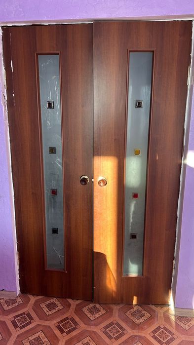 Есік шкаф беріп жіберем тегін