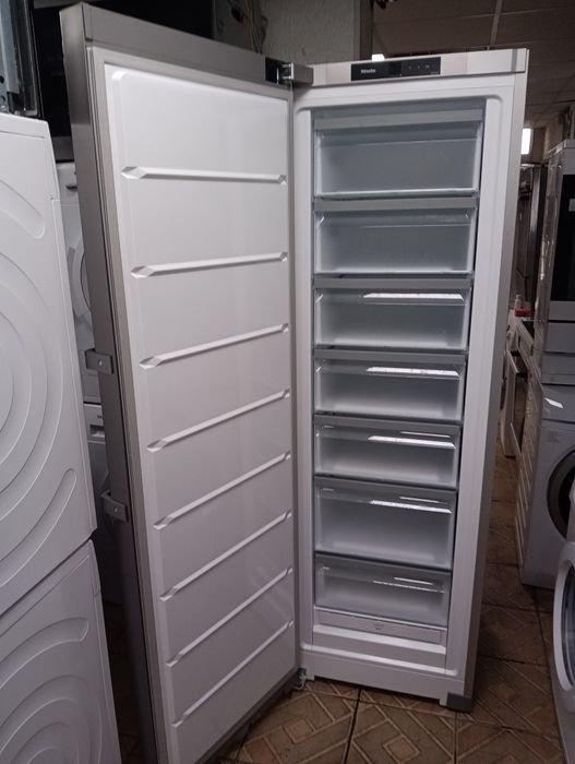 Последен модел XXL огромен  иноксов фризер  Миеле Miele 2 год.Гаранция