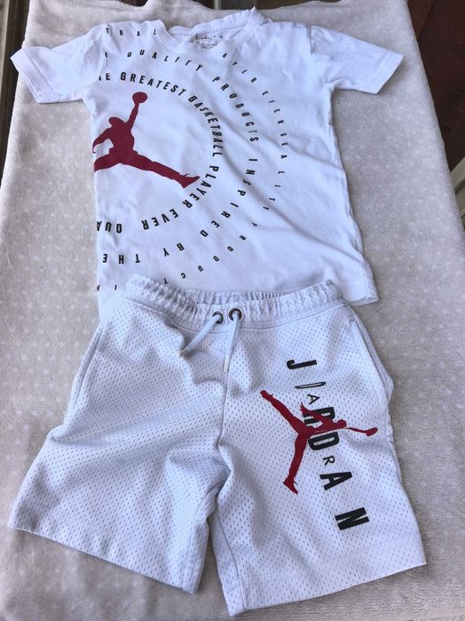 Детски комплект nike air Jordan за момче отличен 116-122см