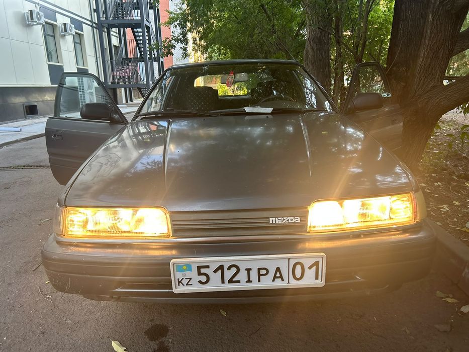 Машина Mazda 626