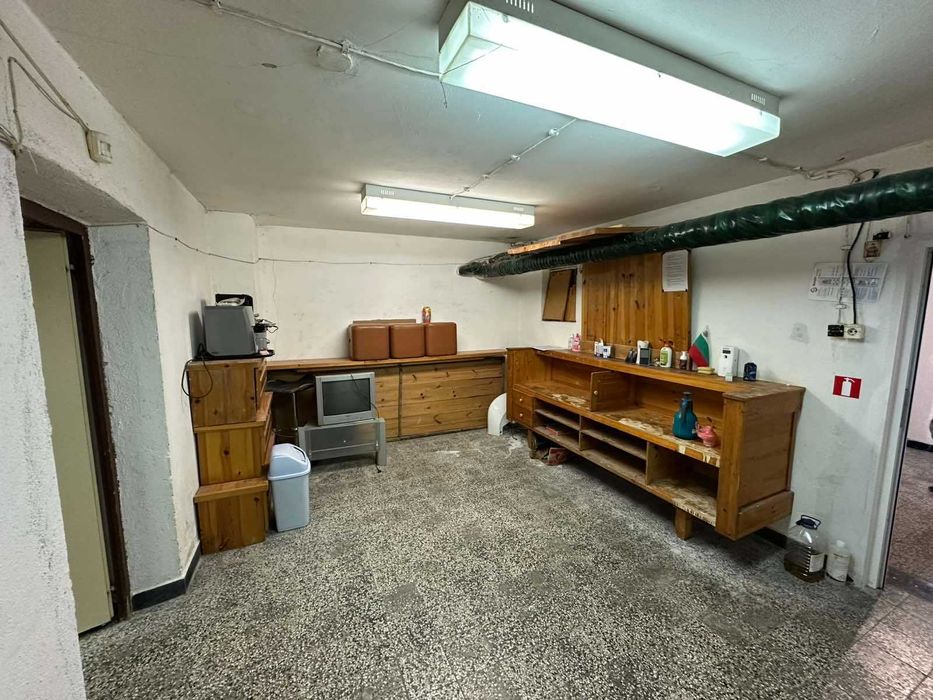 Дава се под наем Магазин в Пловдив, Тракия - 110 кв.м за 650 € - Снимка #7