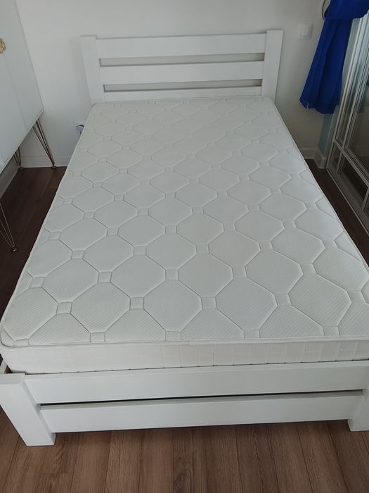 Отдадим за вашу цену Матрас: 120/200. Б/у, чистый.