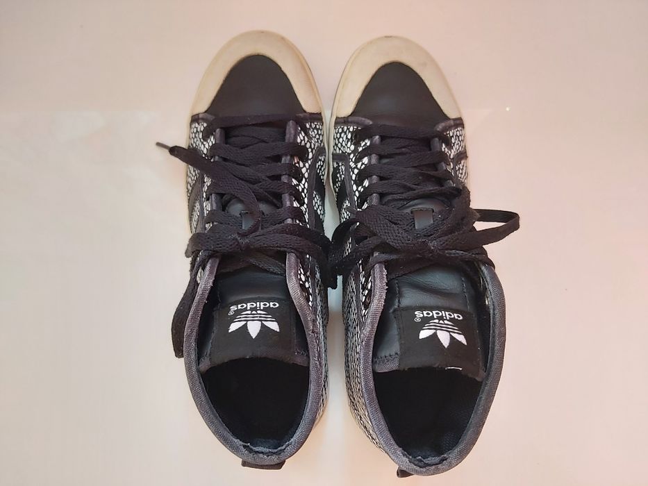 Кожени кецове Adidas лимитирана версия