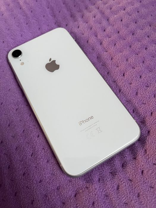 Продается идеальный айфон хр 128гб