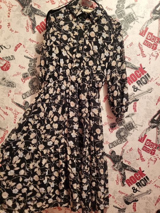 Продам  платья женские новые .