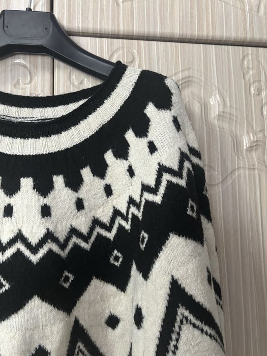 Свитер унисекс .