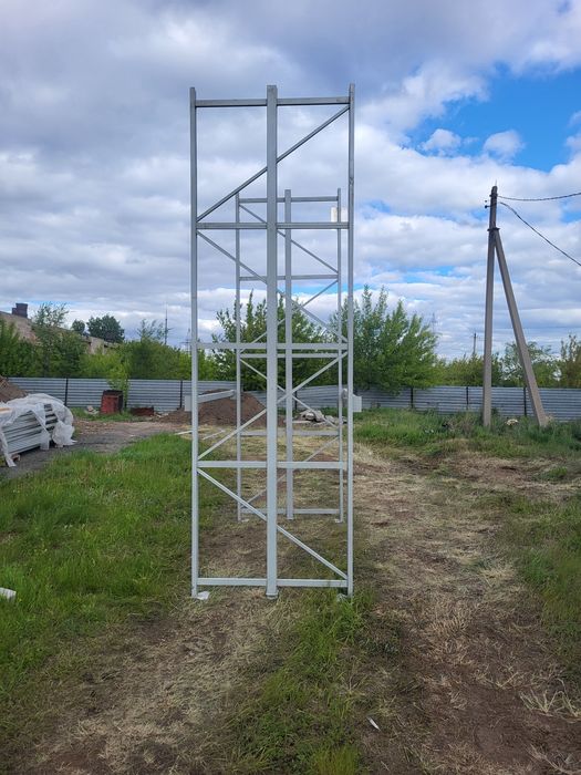 Продам металлические стеллажи.