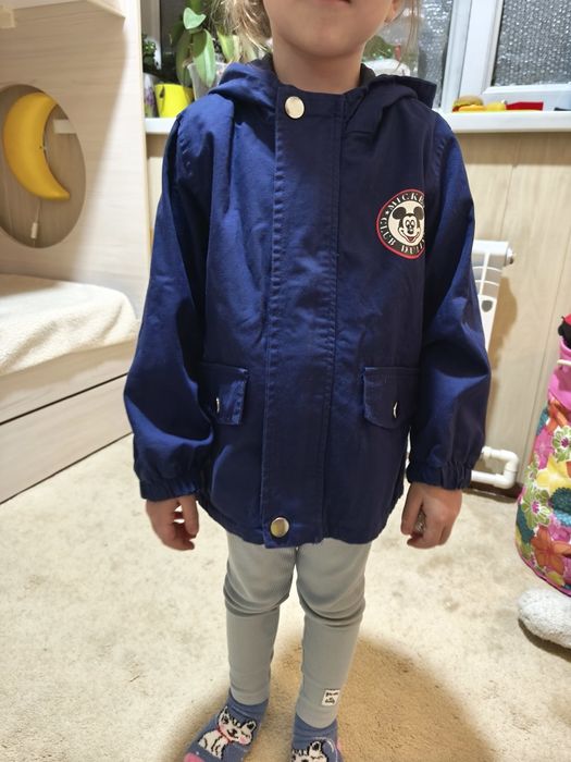 Лёгкая курточка,  на мальчика 4-х лет