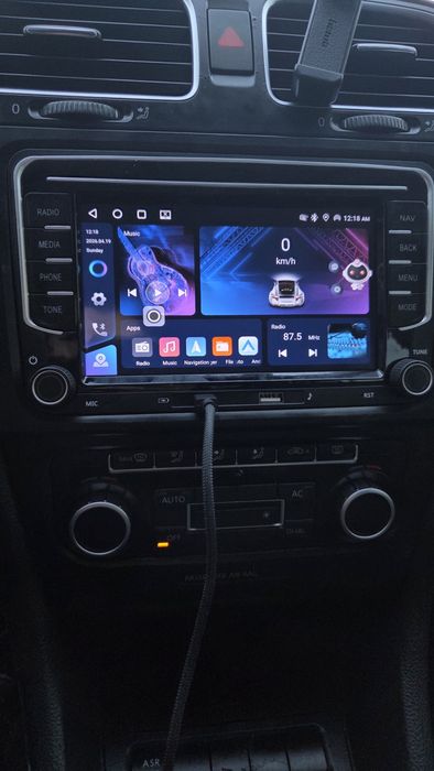 Navigatie 4GB Volkswagen VW Passat Golf Tiguan Sharan Seat Skoda Octavia Altea Alhambra Fabia Transporter Carplay Android auto