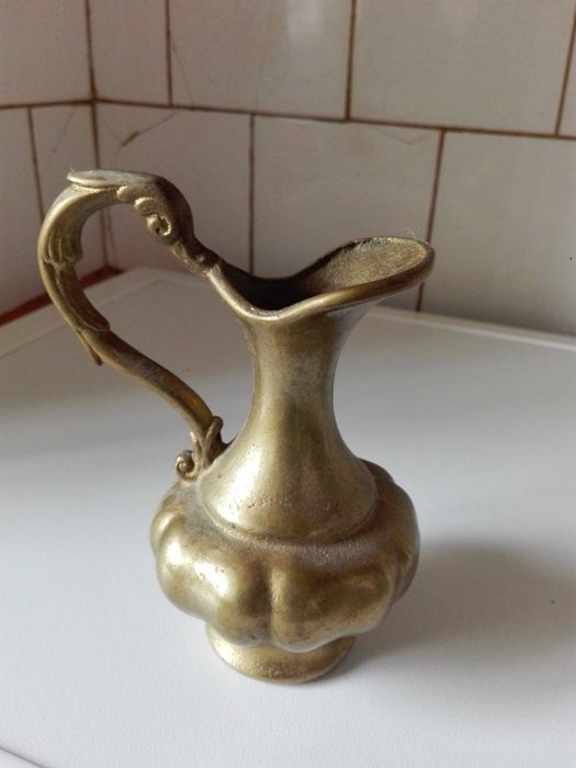 Съдове от цветен метал.