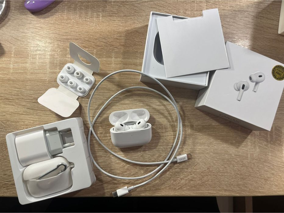 air pro 2 QIQS наушники
цвет:белый
комплект:
чехол из силикона 
блок