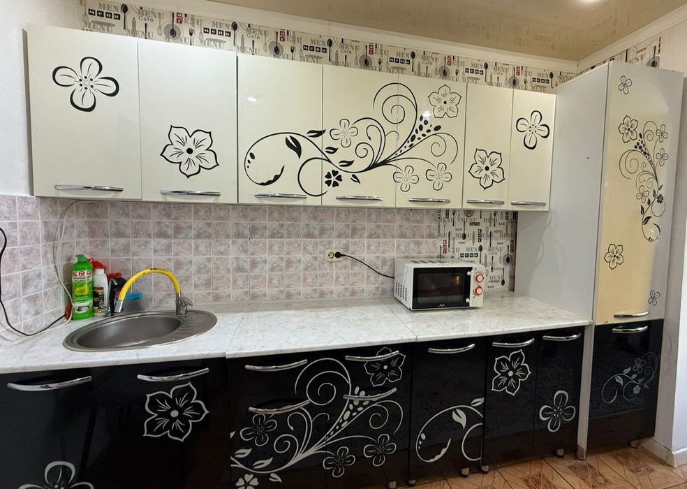 Кухний гарнитур сатылады