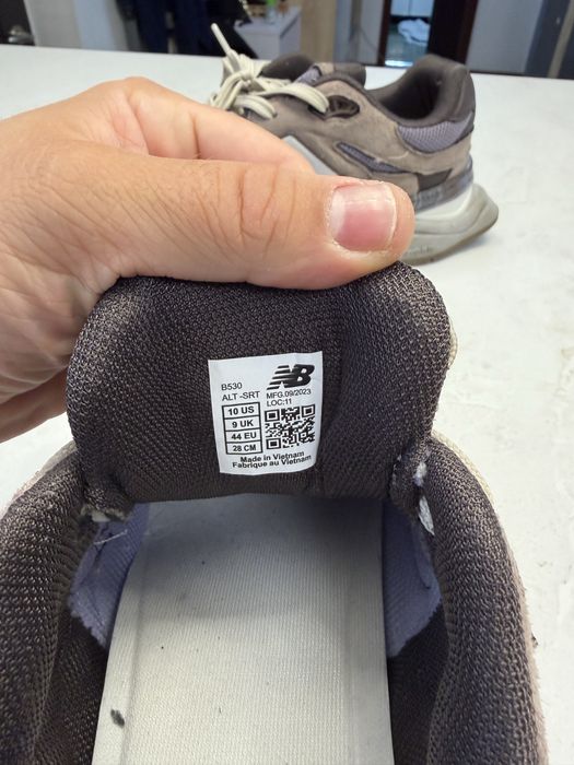New Balance 9060 - Marimea 44
