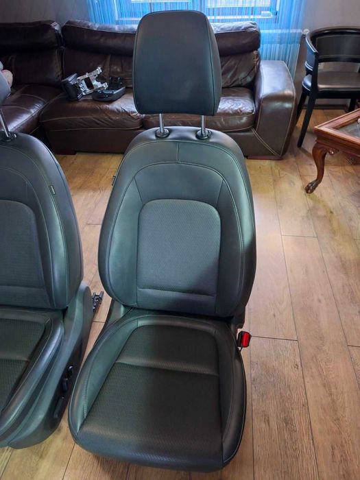 Продавам кожен салон за Хюндай Кона с обдухване.