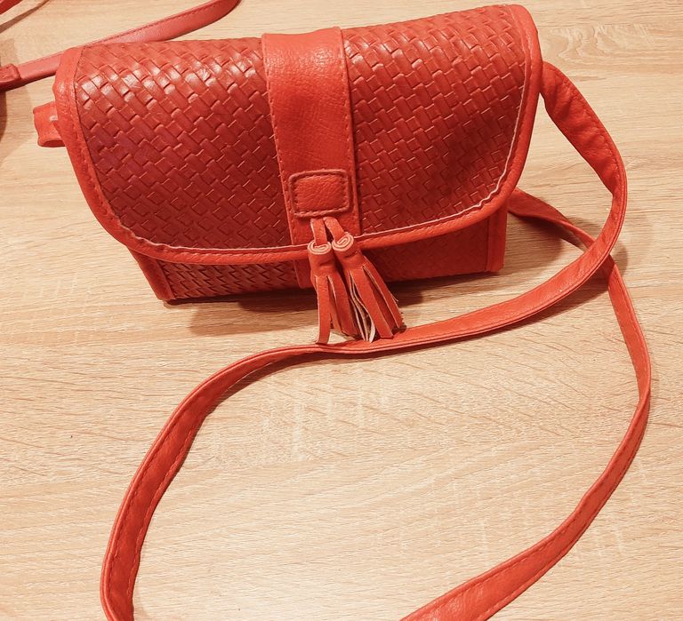 Оригинални  свещници ,-нови и оригинална ,нова чантичка