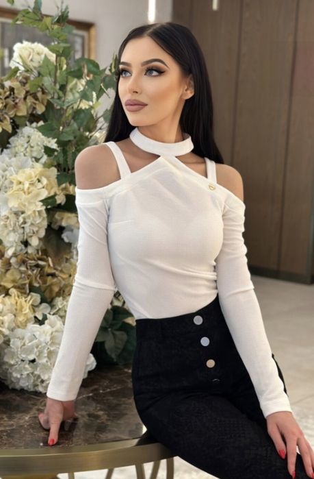 Блузи Amia, Lucy