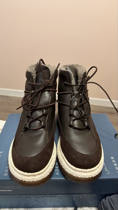 Продам зимнюю обувь в размере 37