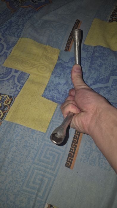 Торцовый ключ на 10 и 12 +