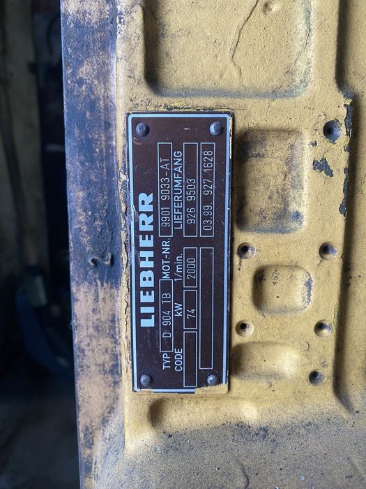 Liebherr d904 двигатель насос
