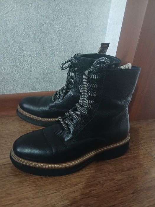 Продам ботинки осенние