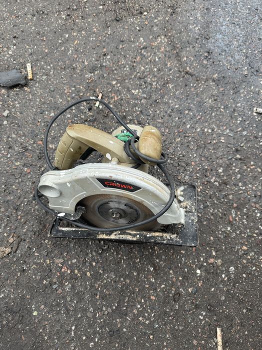 Продам циркулярную пилу бу