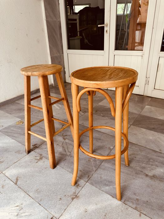 Два ретро дървени бар стола от 80-те