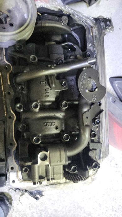 Pompa de ulei VW Passat, Audi A4 A5 - cod 03G 115 105 C