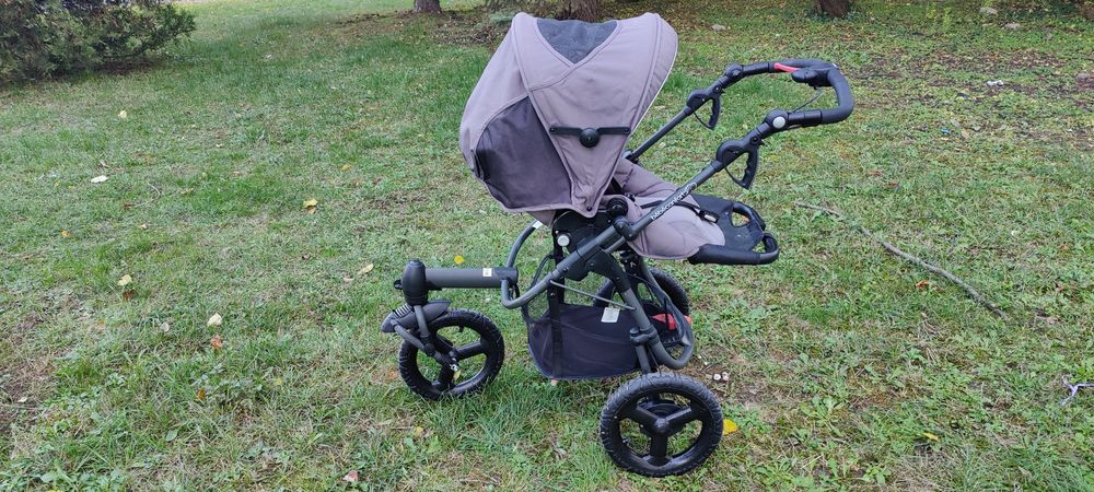 Продавам детска количка bebe confort high trek пълен комплект