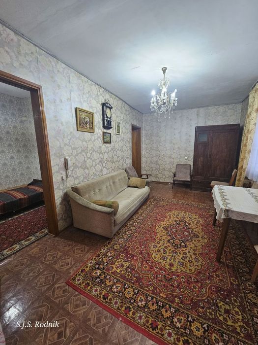 1в2/2/4 Буюк Ипак Йули, ориентир 171 школа,кирпич, балкон 2*6,40 м2