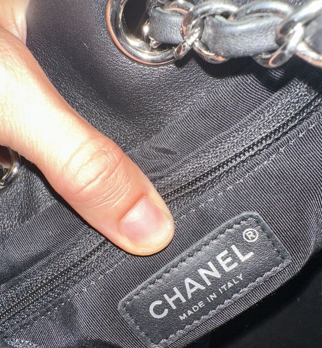 Chanel chevron calfskin stare impecabila, originala cu card de autent