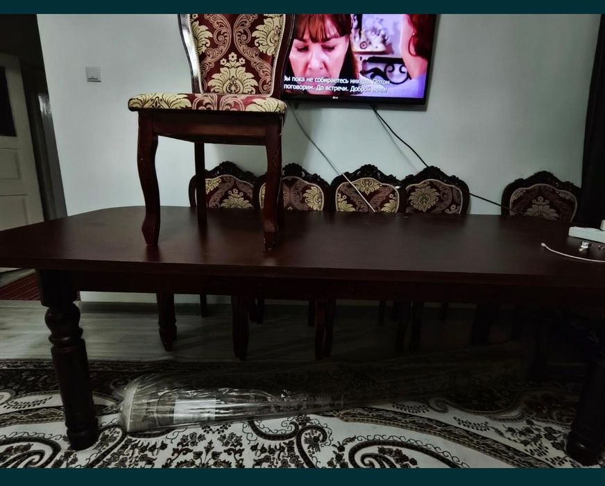 Продам стол сол стульями в идеальном состоянии