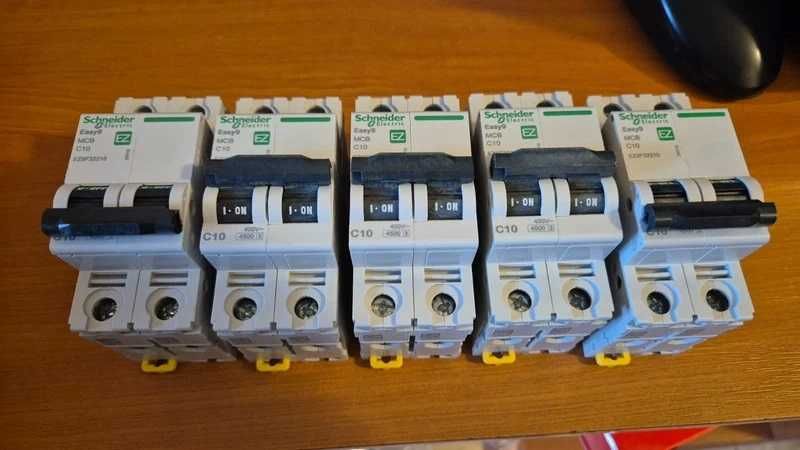 pachet 5 buc x siguranta automata Schneider, 2P, 10A - NOI !