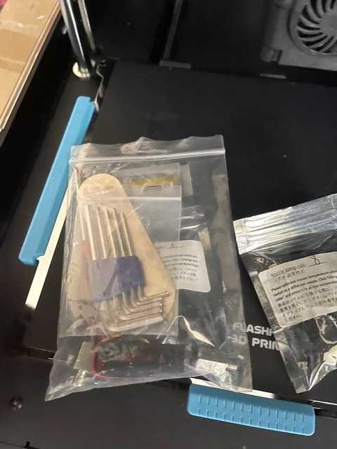 Imprimanta 3D FlashForge Adventurer 4 in conditie excelenta - 50% reducere - ultima sansa, retrag din vanzare pe 1 Mai