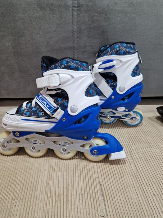 Тъмно сини ролери