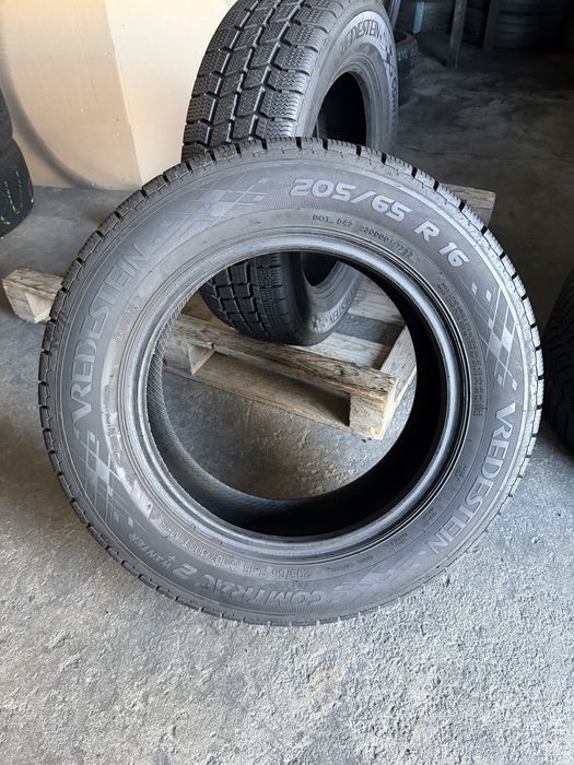 2 anvelope iarna 205/65/16 C Vredestein ca NOI!