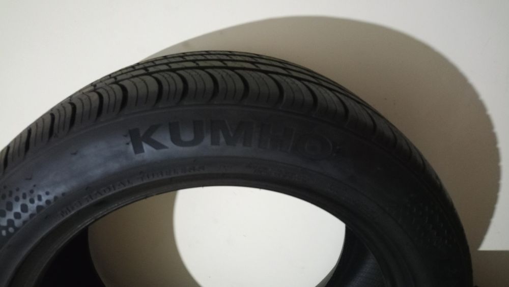 R18 245/50 Malibu balon 1 ta dona KUMHO