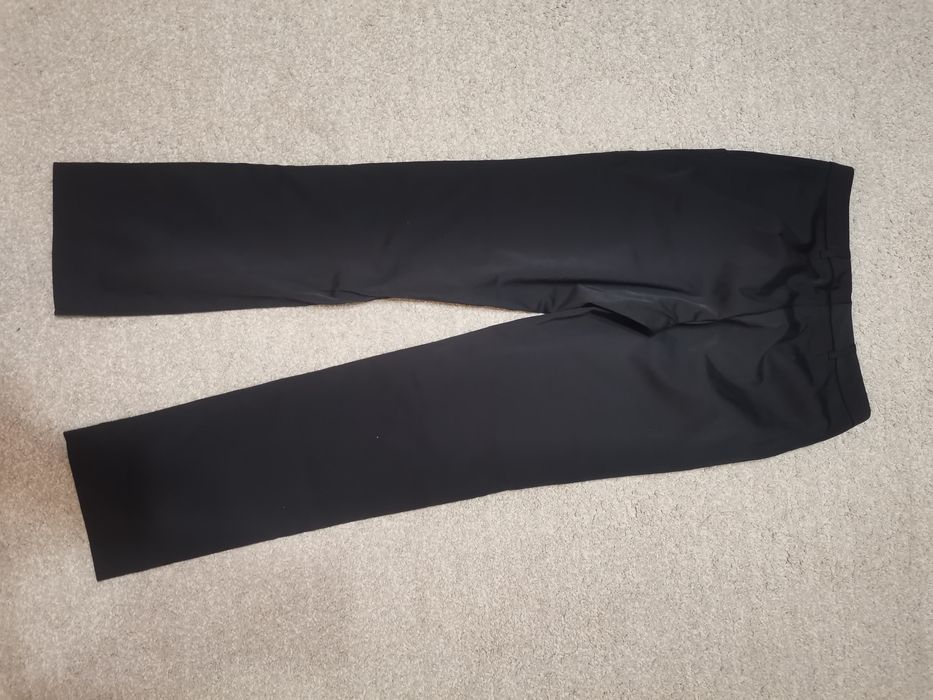 Дамски черен панталон размер XS