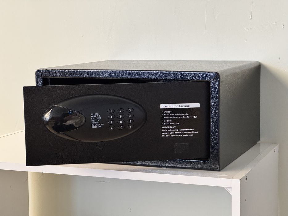 Сейф гостиничный Classmark 17х23х17 см — опт, есть другие размеры