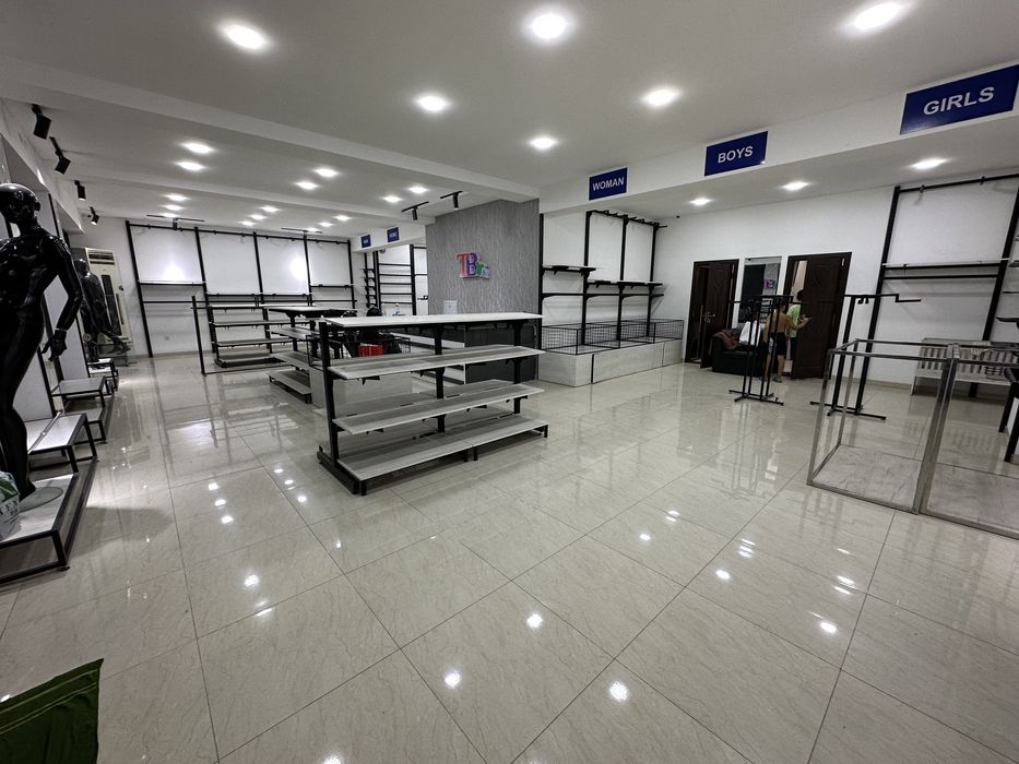 Стилаж Stilaj koplekt kiyim dokon uchun zavoda qilingan lazerda.