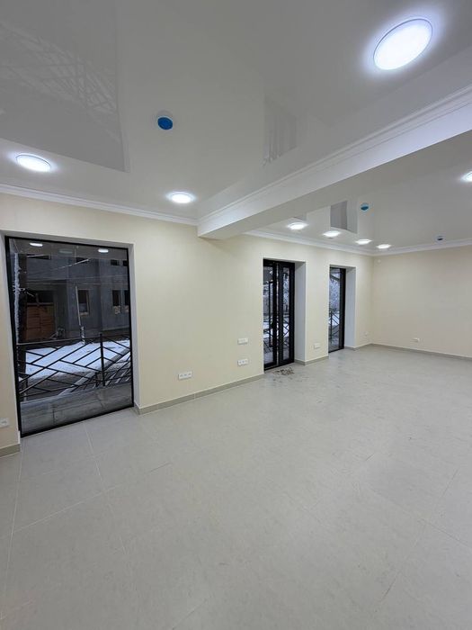 Продается нежилое помещение 74м2.