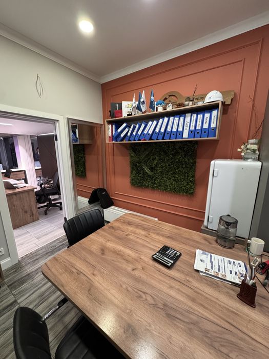 Сдам кабинет и 3 стола