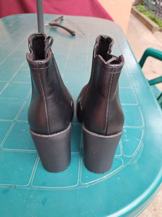 Botine/ ghete negre noi