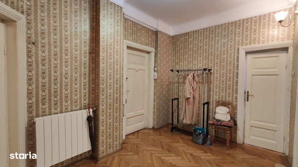Apartament interbelic elegant cu terasă, pe Vasile Lascăr – lângă Daci