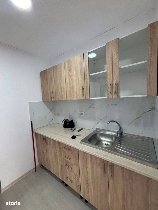 De vanzare garsoniera renovata, etj 1, zona Kaufland Pret: 19500euro