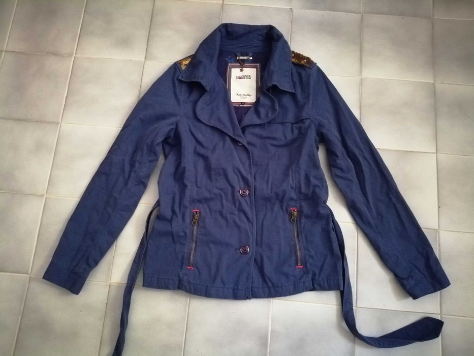 Tommy Hilfiger оригинално дамско преходно яке с колан и пайети р-р M
